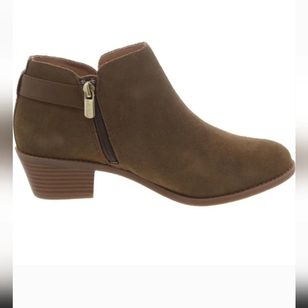 Vionic Womens Millie Suede Zipper Booties  NIB Size 8 Wide Olive